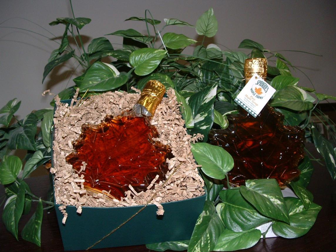 Pure Maple Syrup in Glass Maple Leaf - 16.9oz